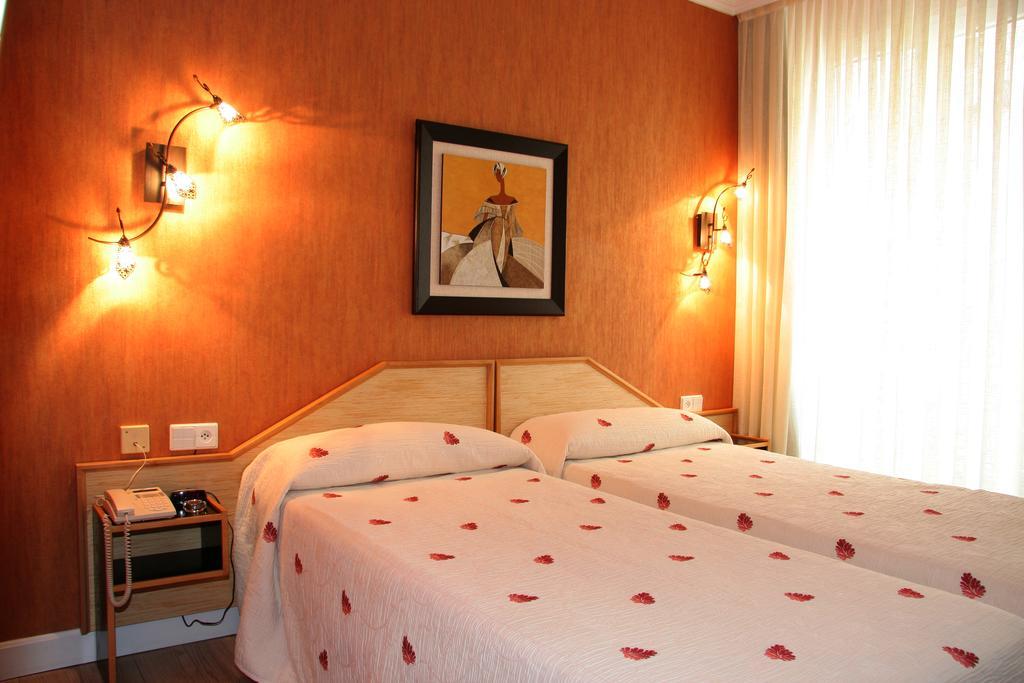 Hostal Paris Valladolid Værelse billede